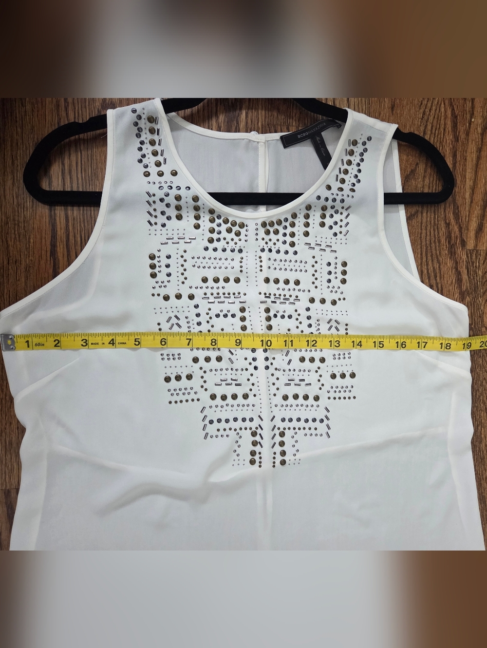 BCBGMaxAzria White Studded Sleeveless Blouse High Low Hem Top M - Picture 6 of 6